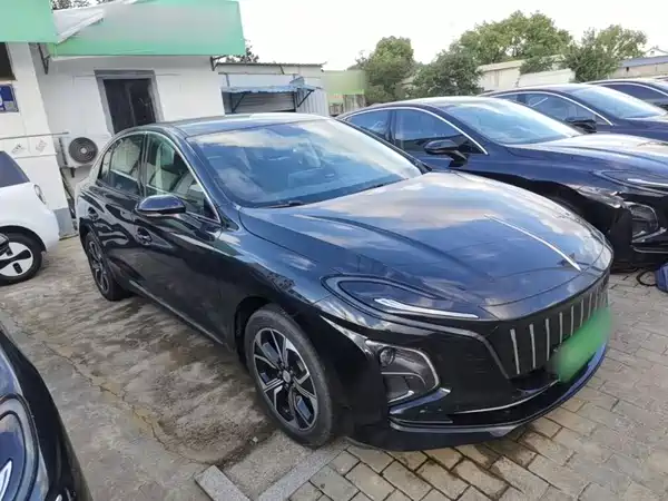 Hongqi E-QM5 2023