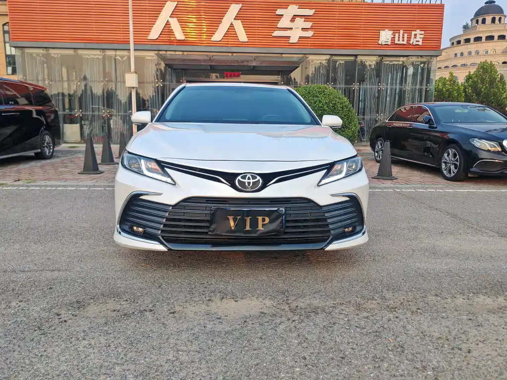 Toyota Camry 2022 — фото 2