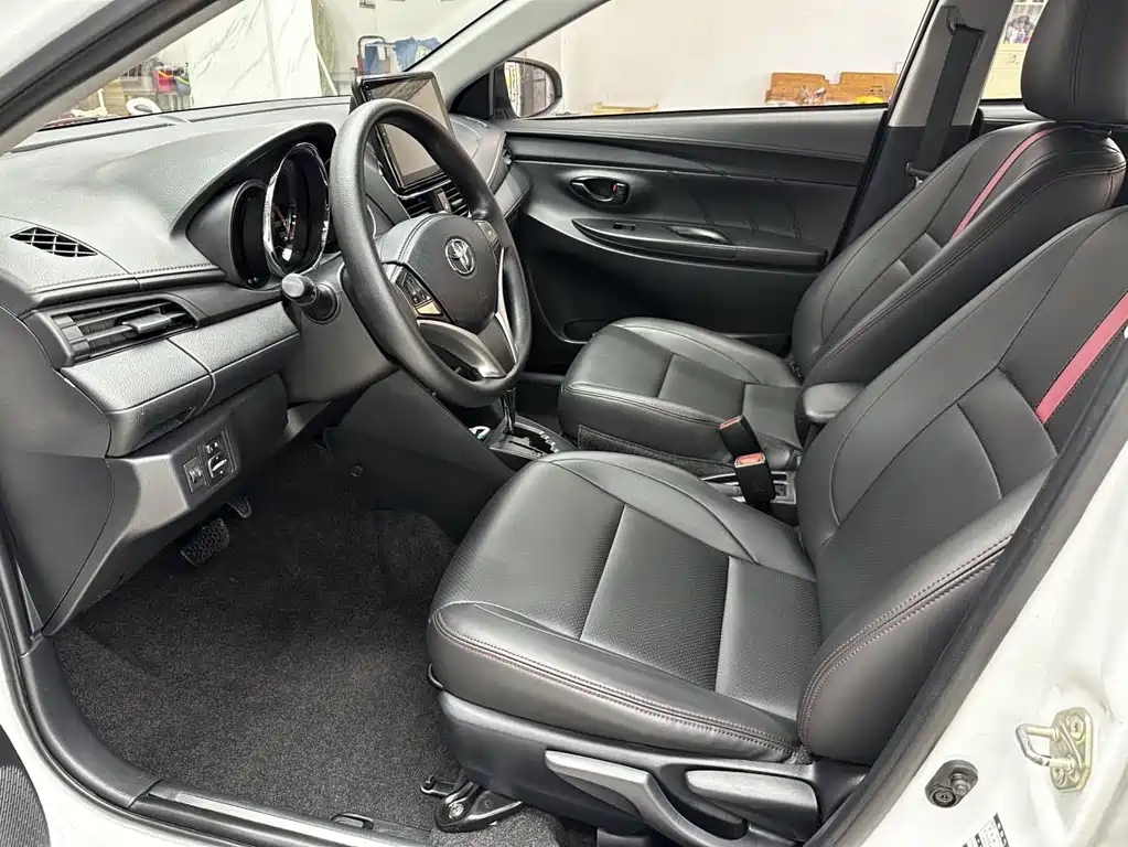 Toyota Yaris L 2022