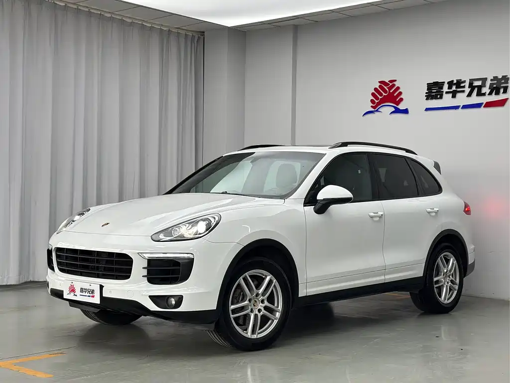 Porsche Cayenne 2015 — фото 1