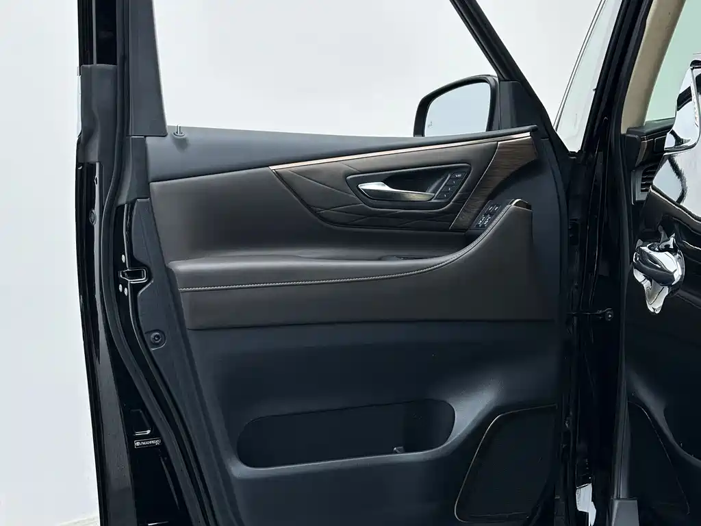 Toyota Alphard 2024 — фото 9