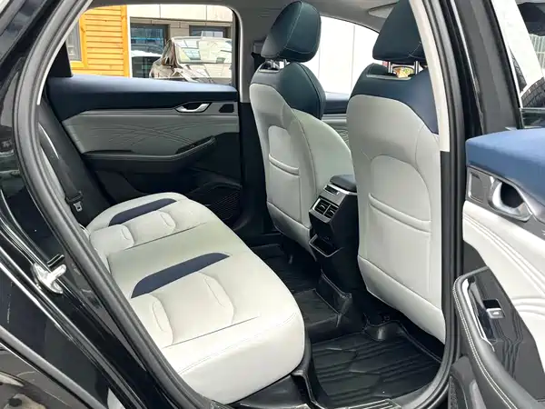 Geely Xingrui 2023