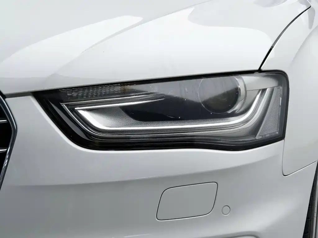 Audi A4L 2015 — фото 7