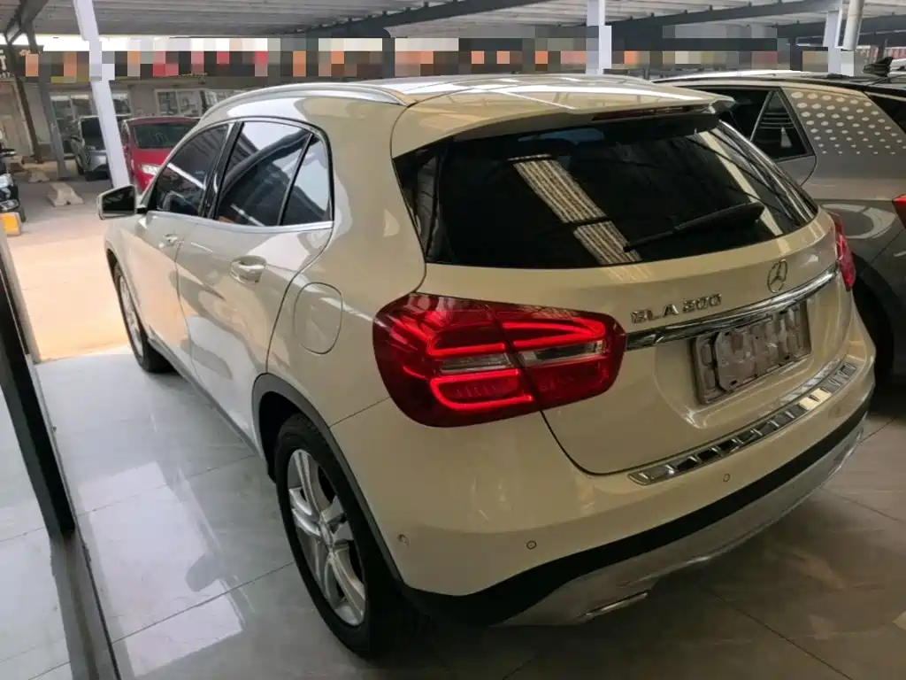 Mercedes-Benz GLA 2015