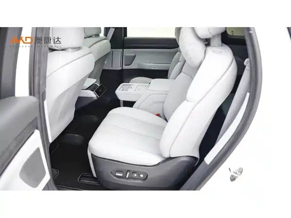 NIO ES8 2024