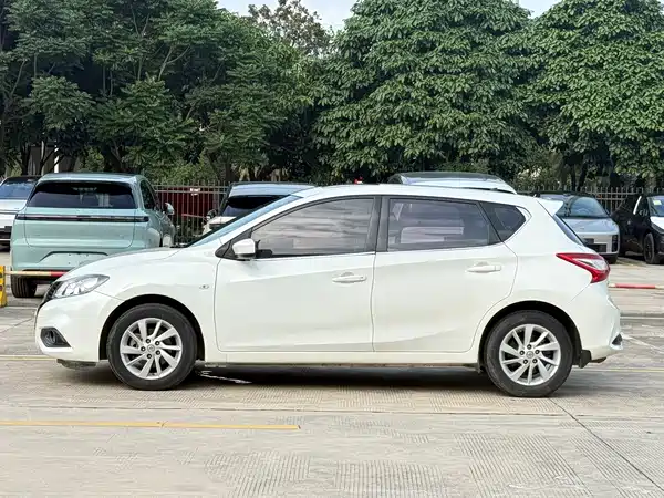 Nissan Tiida 2016