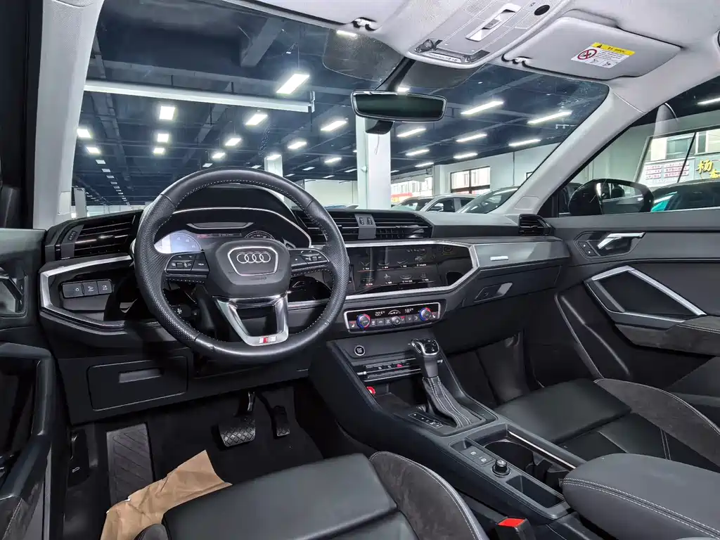 Audi Q3 Sportback 2022 — фото 13