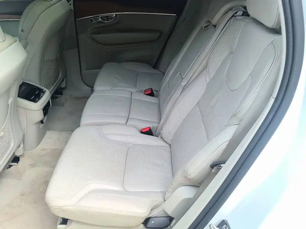 Volvo XC90 2015 — фото 19
