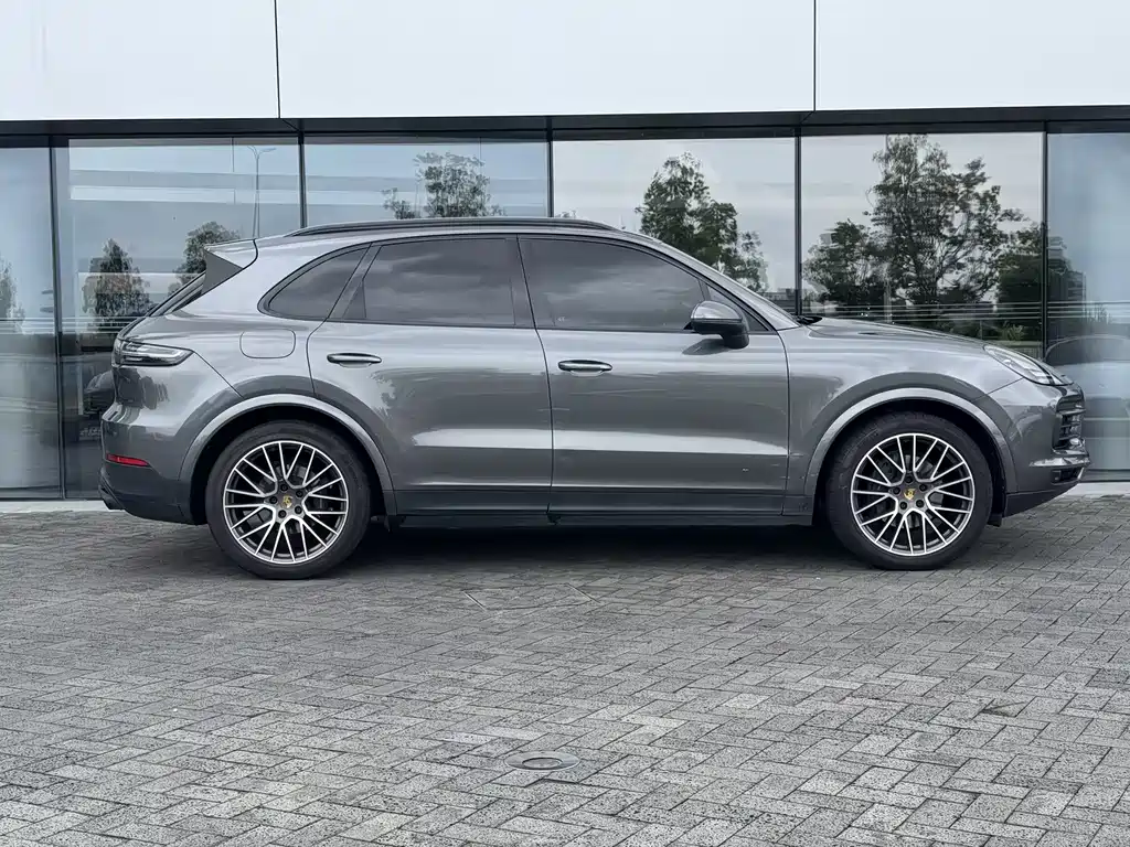 Porsche Cayenne 2021 — фото 15