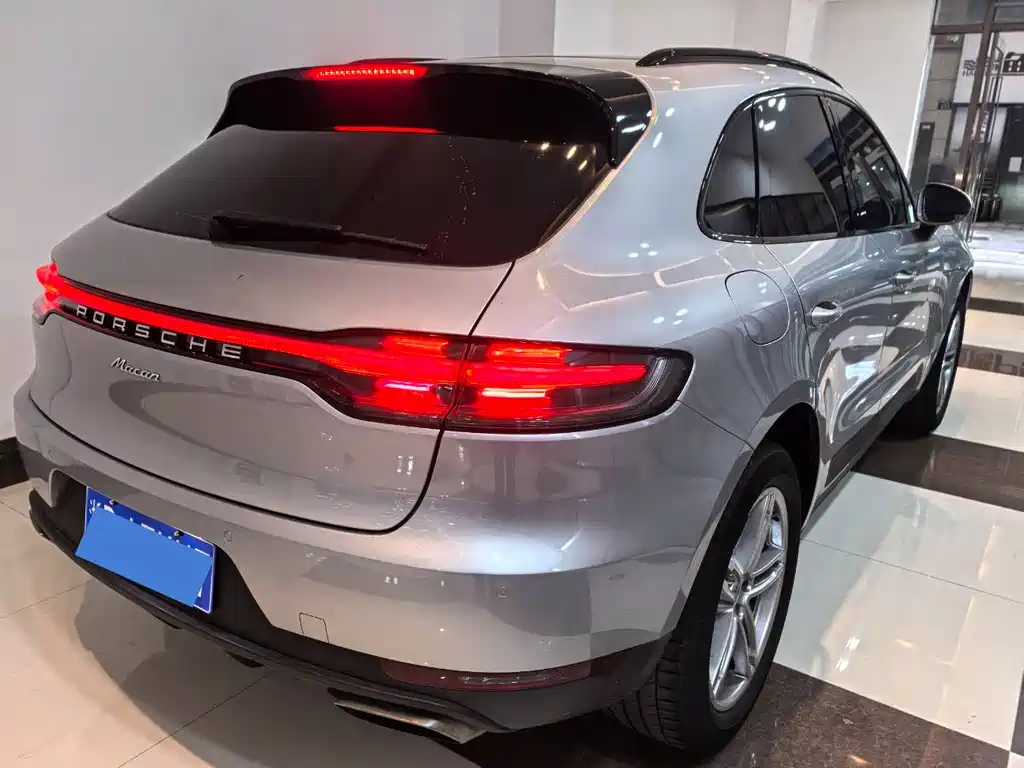 Porsche Macan 2019 — фото 12