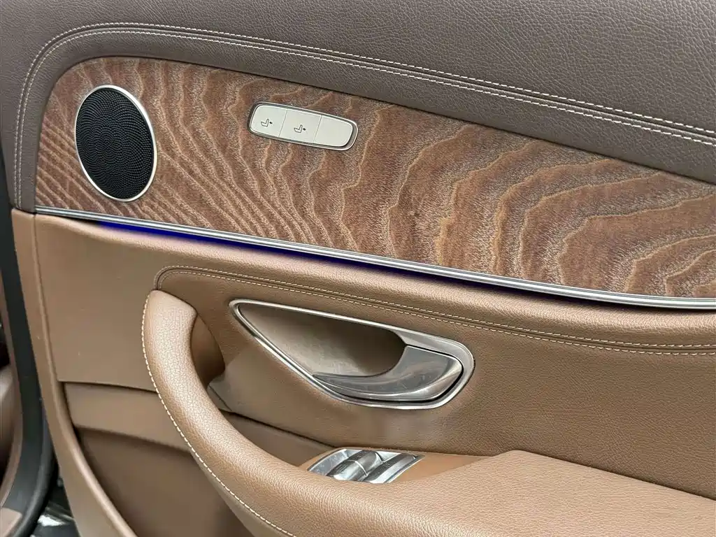 Mercedes-Benz E-Class 2019 — фото 11