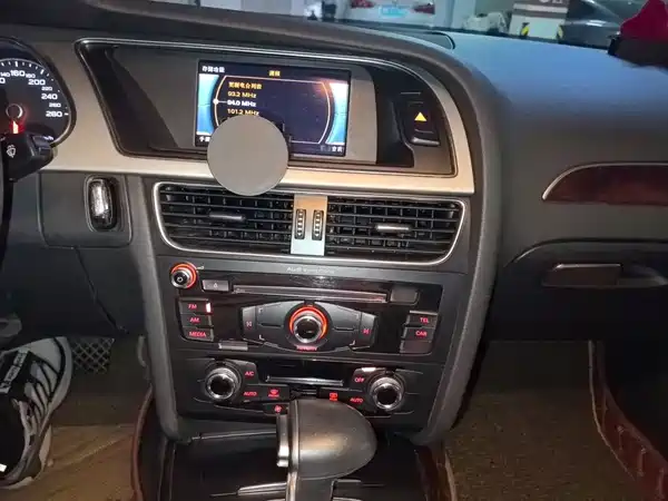 Audi A4L 2015