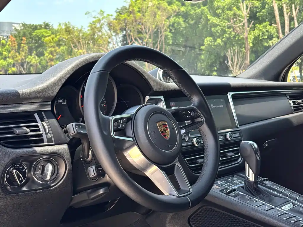 Porsche Macan 2021 — фото 14