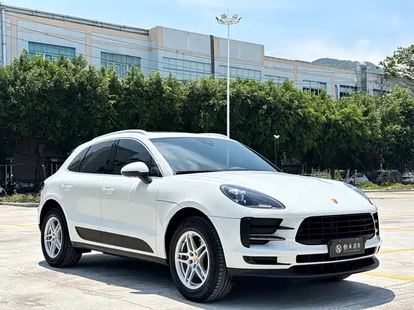 Porsche Macan 2021