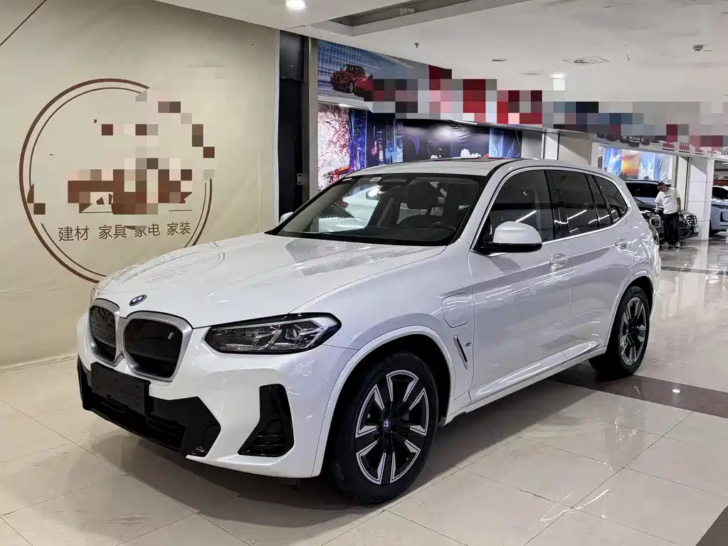 BMW iX3 2023 — фото 1