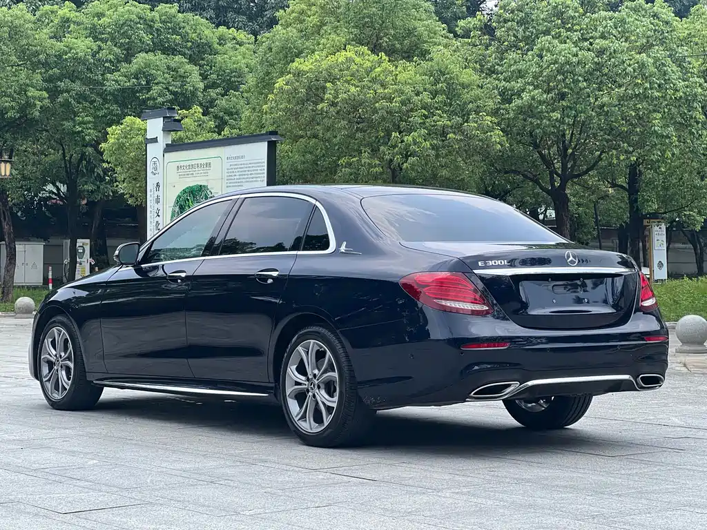 Mercedes-Benz E-Class 2020 — фото 27