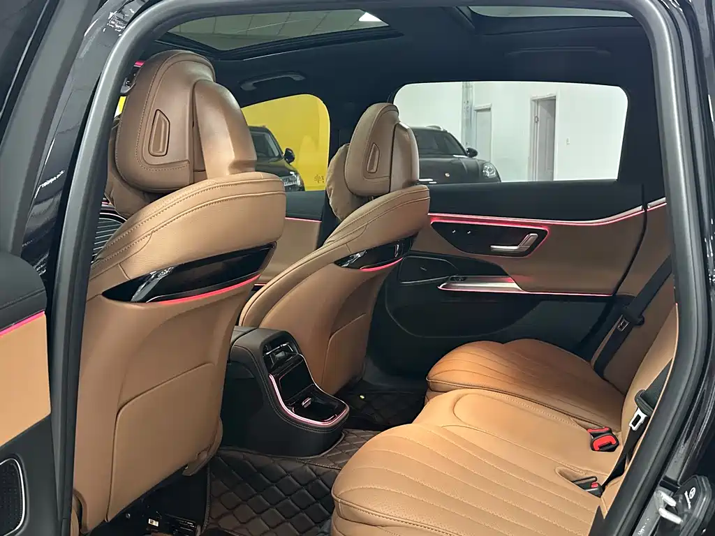 Mercedes-Benz E-Class 2025