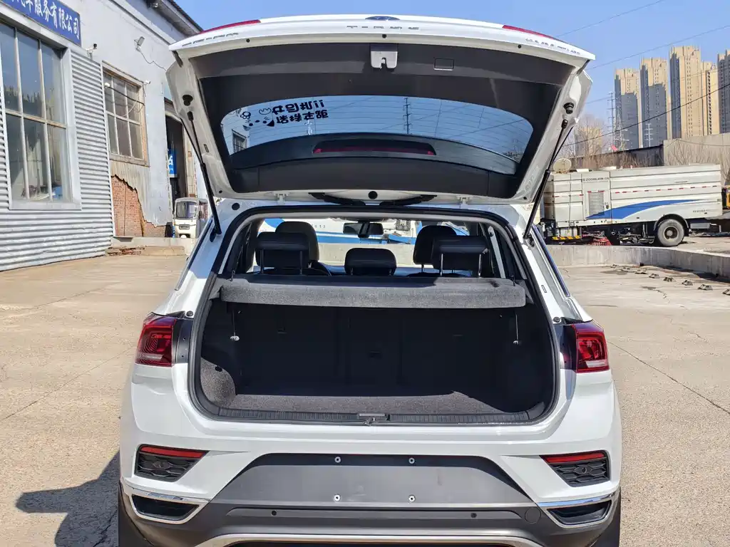 Volkswagen T-Roc 2023 — фото 17