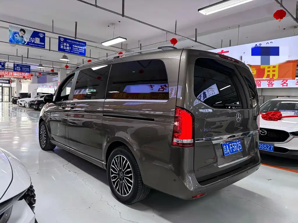 Mercedes-Benz V-Class 2019 — фото 6