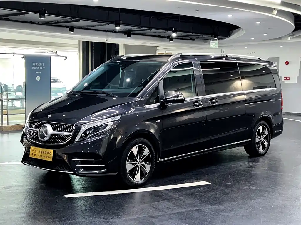Mercedes-Benz V-Class 2020 — фото 1