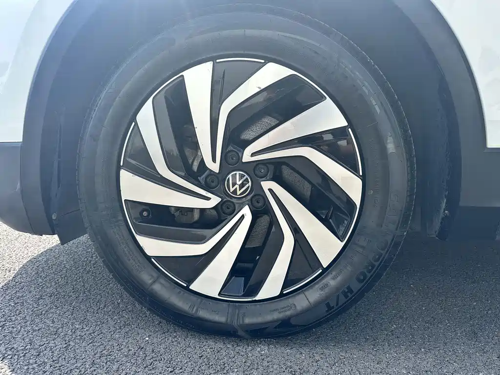 Volkswagen Tiguan L 2023 — фото 14