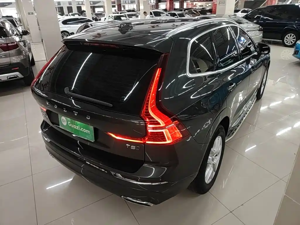 Volvo XC60 2021 — фото 7