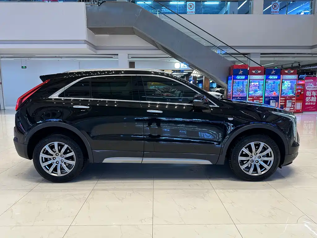 Cadillac XT4 2021 — фото 8