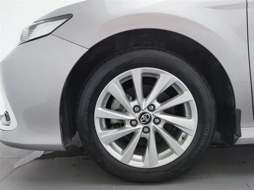 Toyota Camry 2022 — фото 17