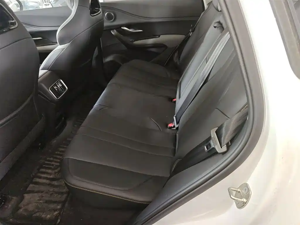 BYD Seal 05 DM-i 2025 — фото 17