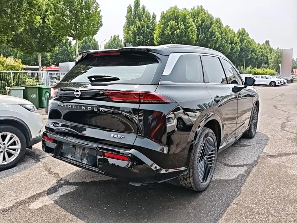 Nissan Teramont 2024