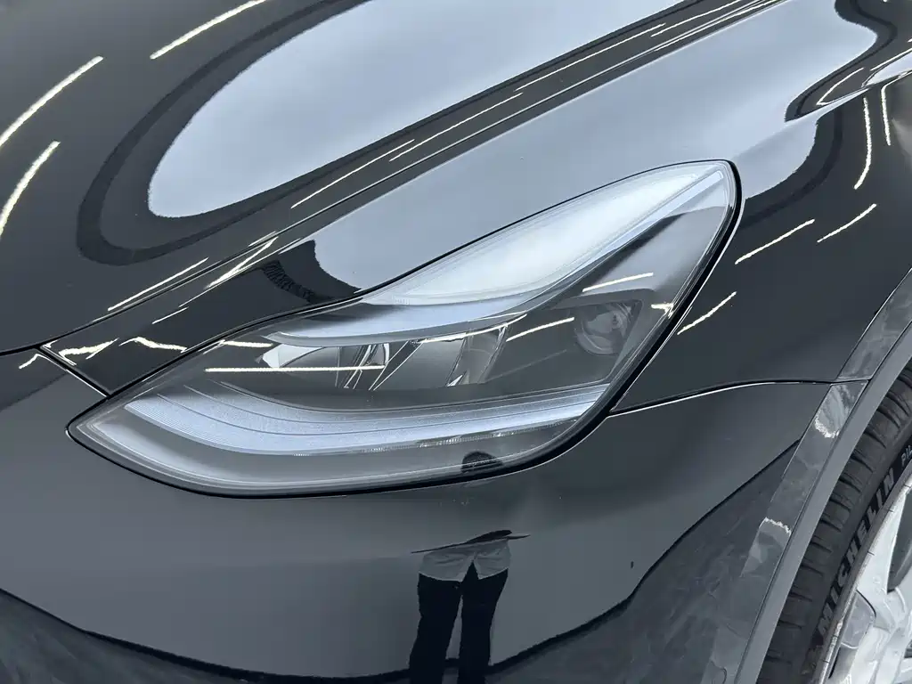 Tesla Model Y 2023 — фото 11
