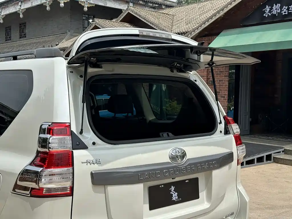 Toyota Prado 2015 — фото 31