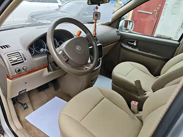 Buick GL8 2012