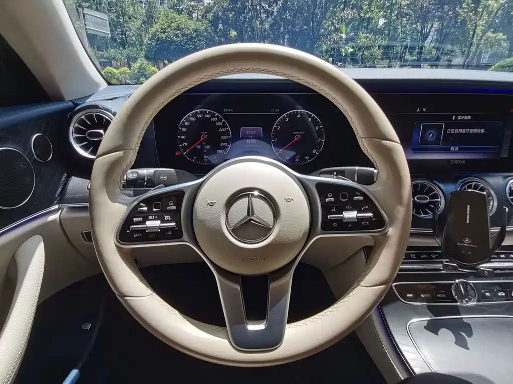 Mercedes-Benz E-Class 2019 — фото 13