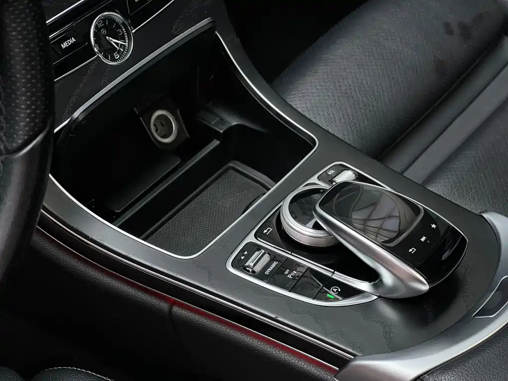 Mercedes-Benz C-Class 2018 — фото 17