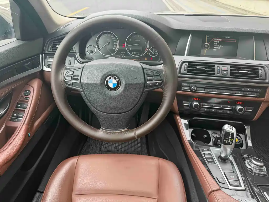 BMW 5 Series 2014 — фото 9