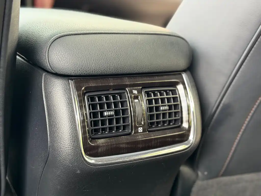 Toyota Crown 2017 — фото 14