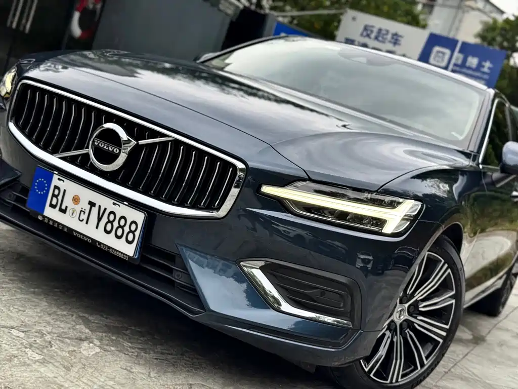 Volvo S60 2021 — фото 30