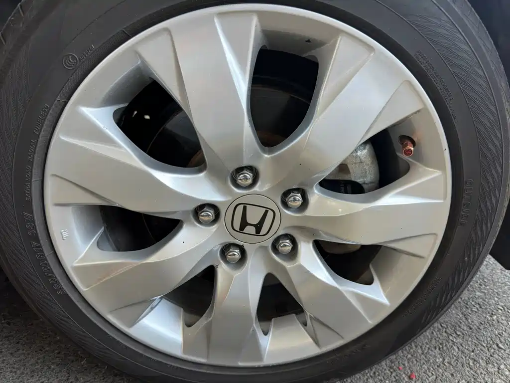 Honda Accord 2011 — фото 10