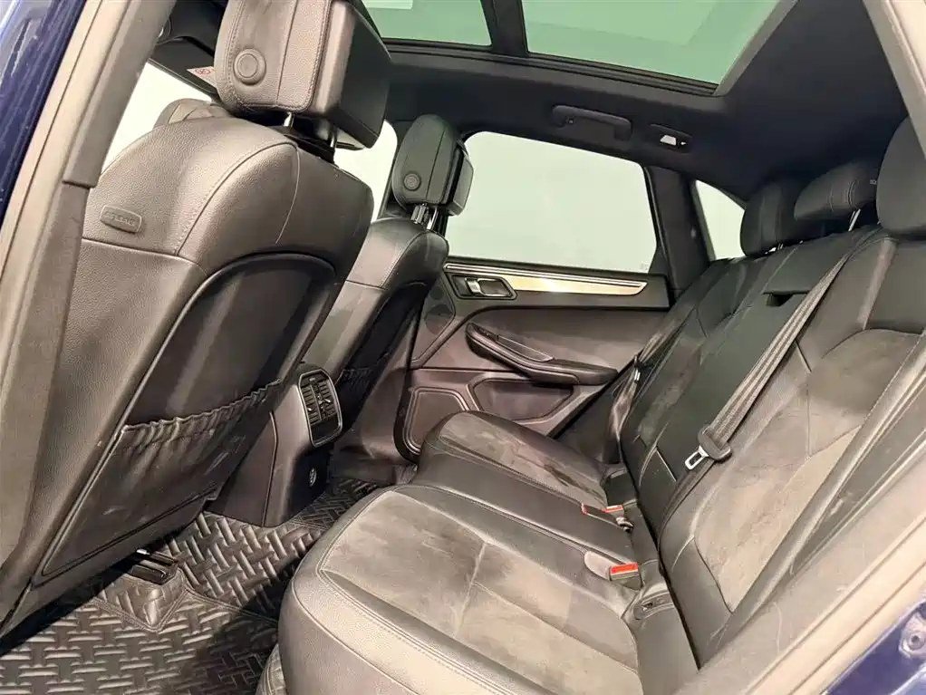Porsche Macan 2018 — фото 14