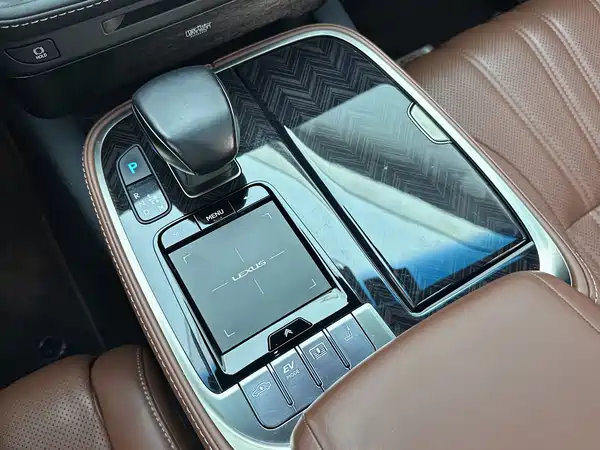 Lexus LS 2018