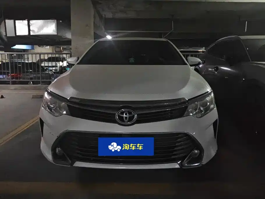 Toyota Camry 2015 — фото 2