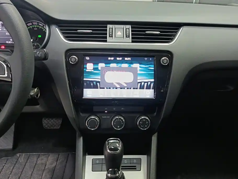 Skoda Octavia 2019 — фото 13