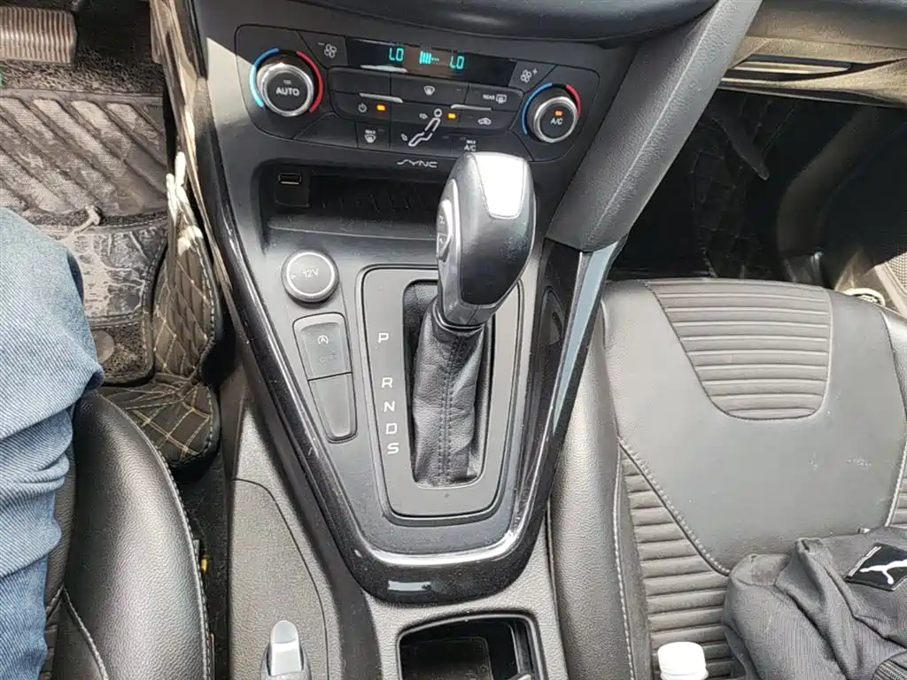Ford Focus 2017 — фото 14