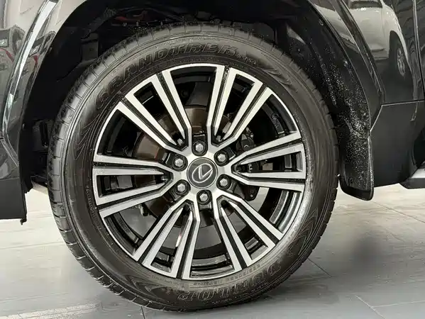Lexus LX 2025