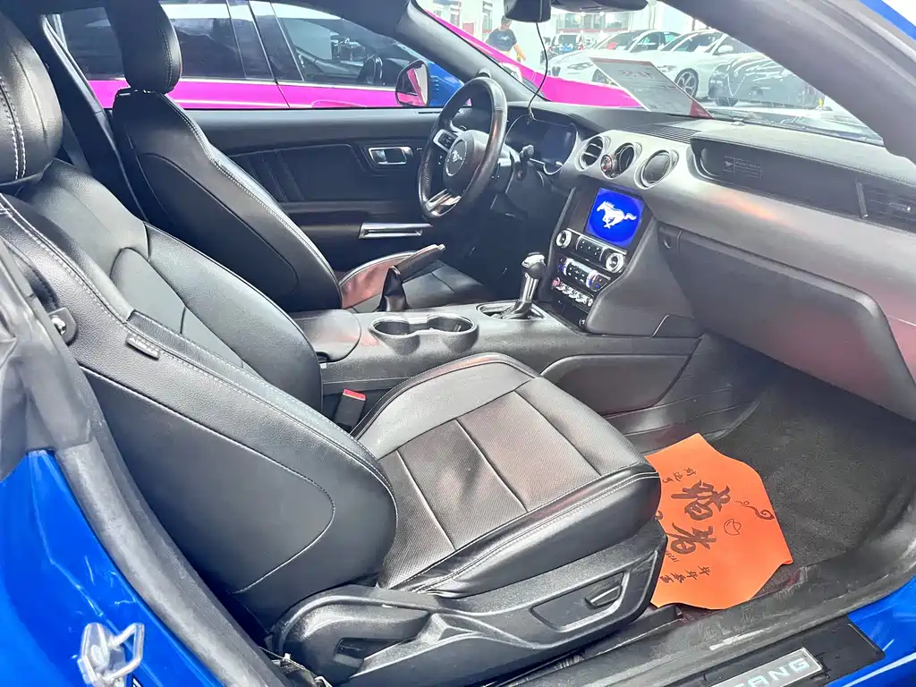 Ford Mustang 2019 — фото 14