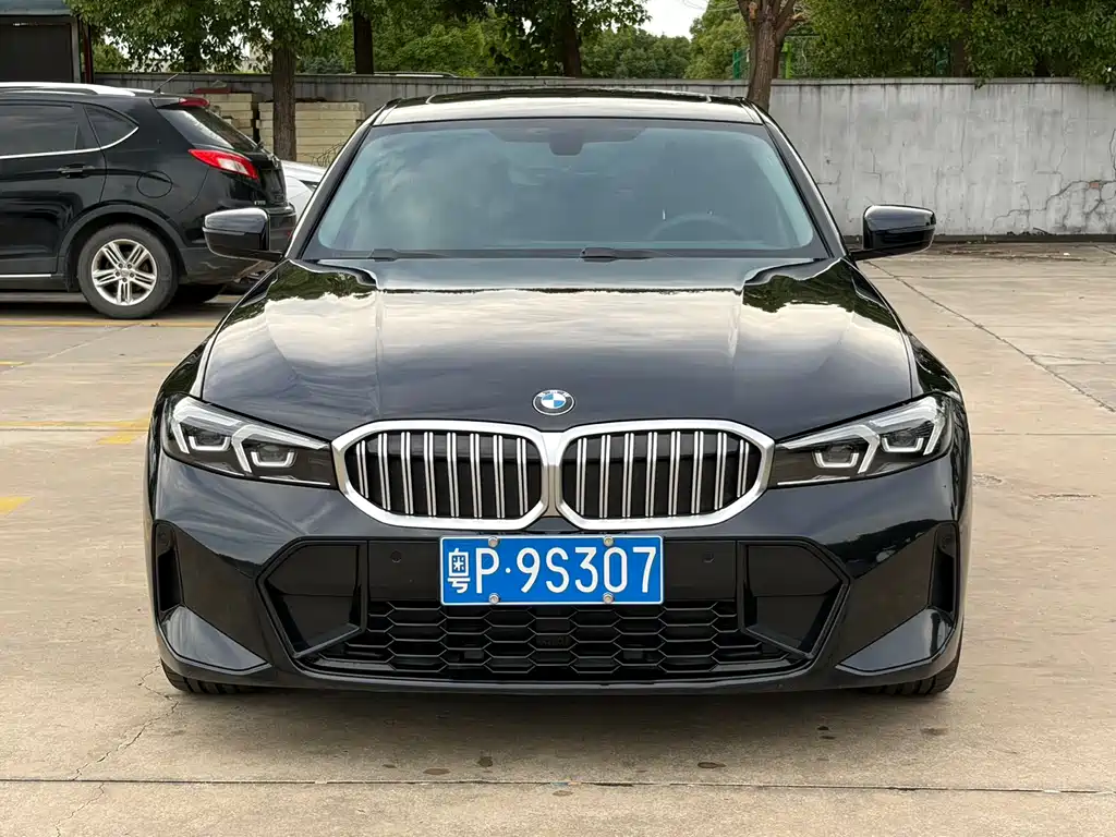 BMW 3 Series 2023 — фото 1