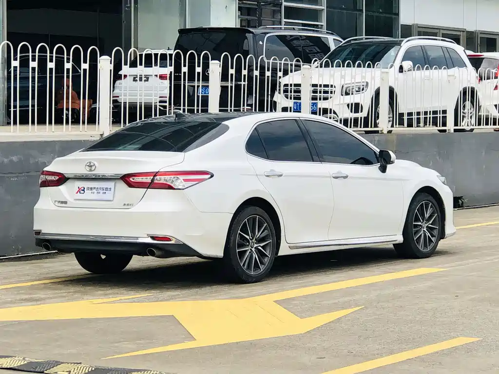 Toyota Camry 2024 — фото 6