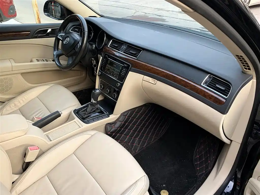 Skoda Superb 2015 — фото 13