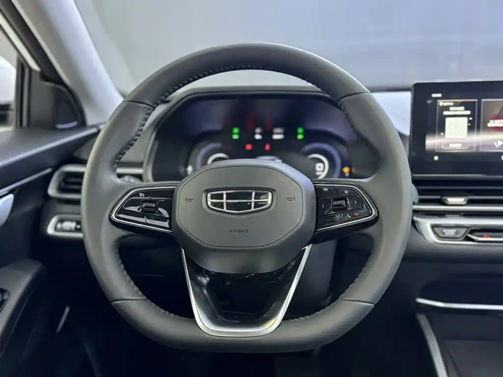 Geely Emgrand 2022 — фото 11
